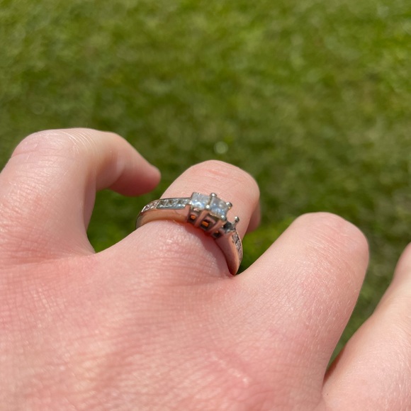 Engagement Ring *READ DESCRIPTION* - Picture 3 of 8